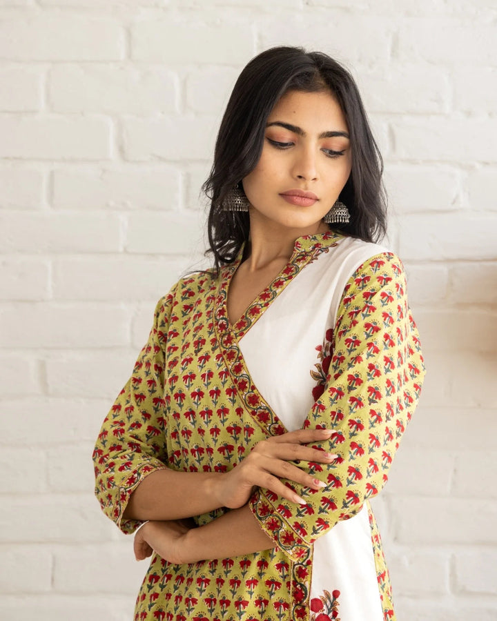 Nazakat Kurta