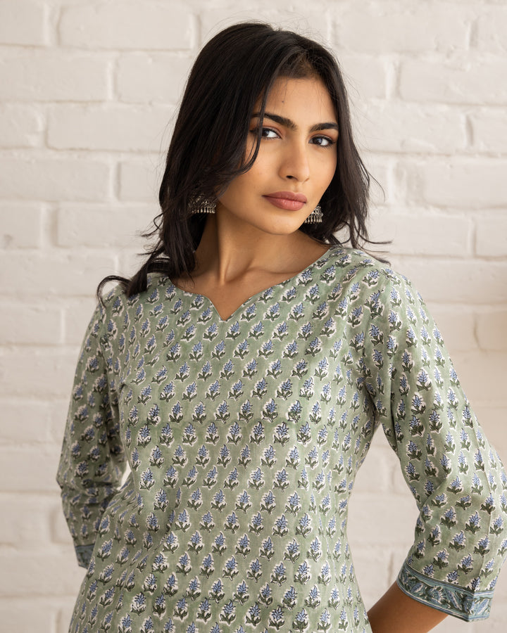 Vibha Kurta