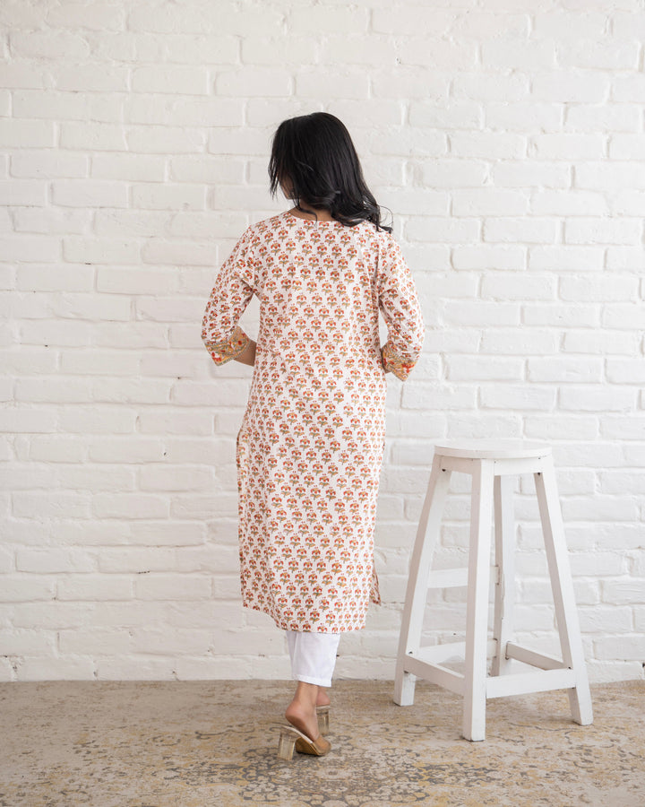 Surahi Kurta