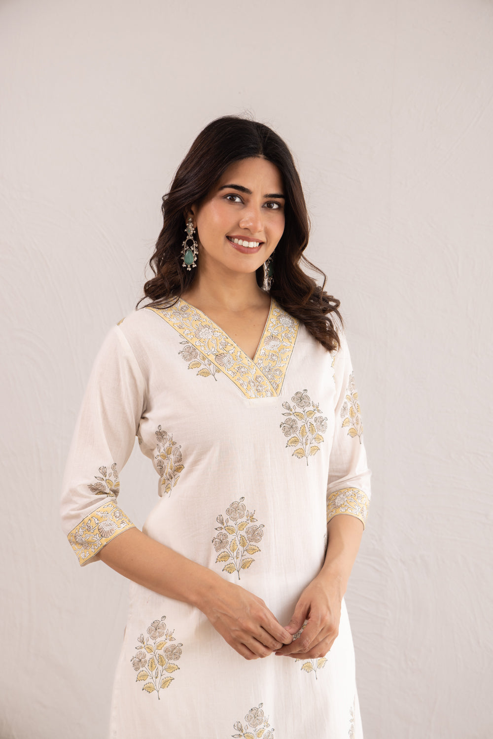 Hansika Kurta